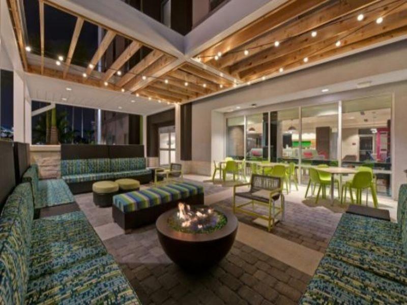 Home2 By Hilton West Palm Airport 3*