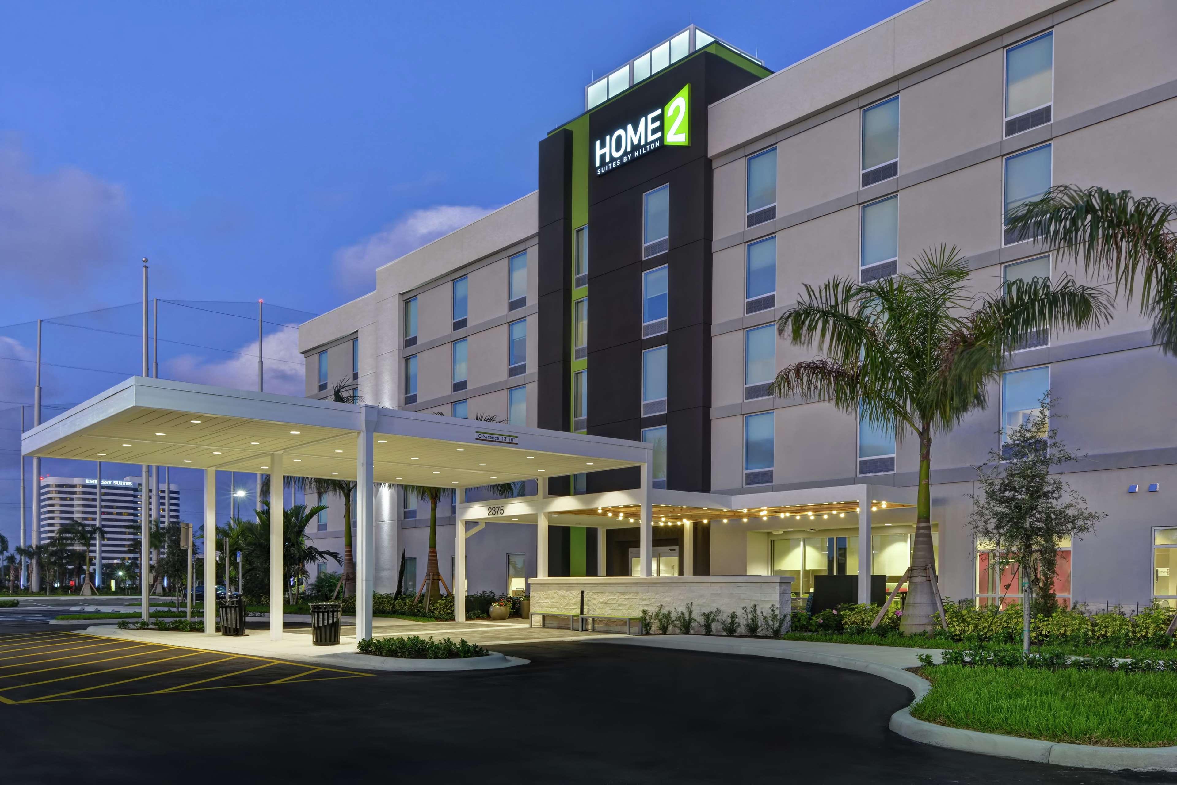 Hotel Home2 By Hilton West Palm Airport Cloud Lake