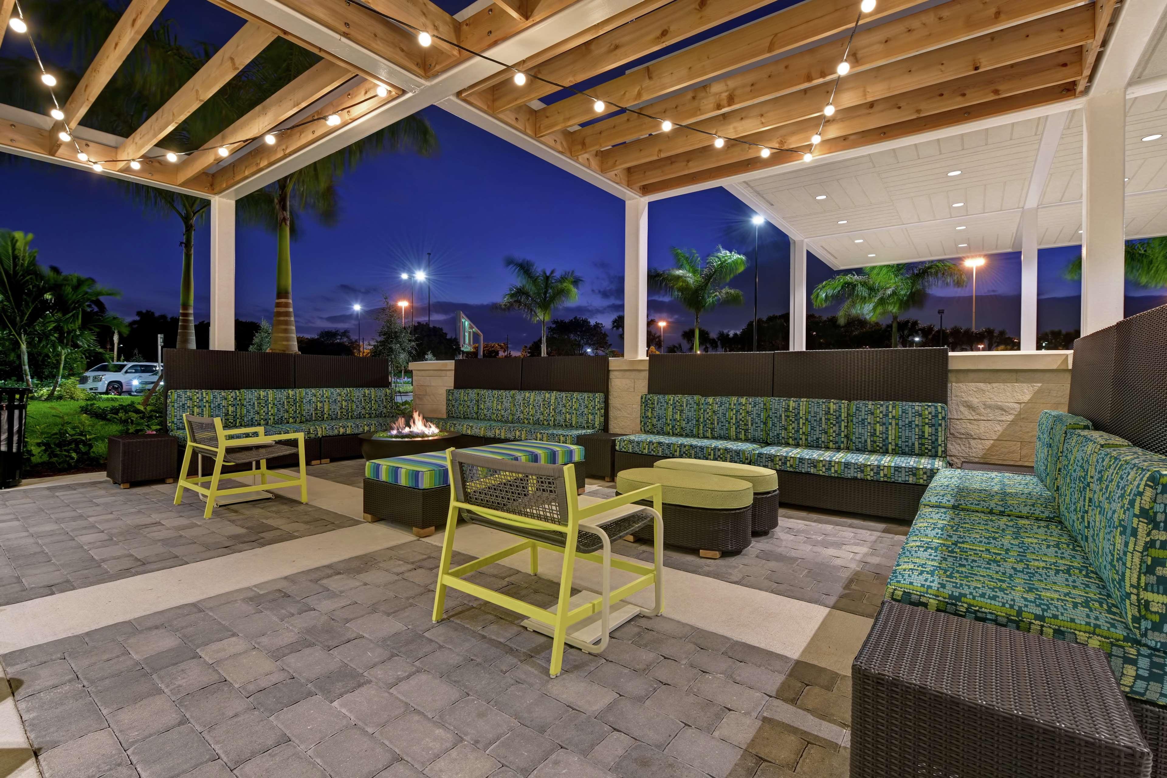Home2 By Hilton West Palm Airport 3* Cloud Lake